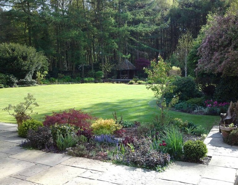 Lake House Garden